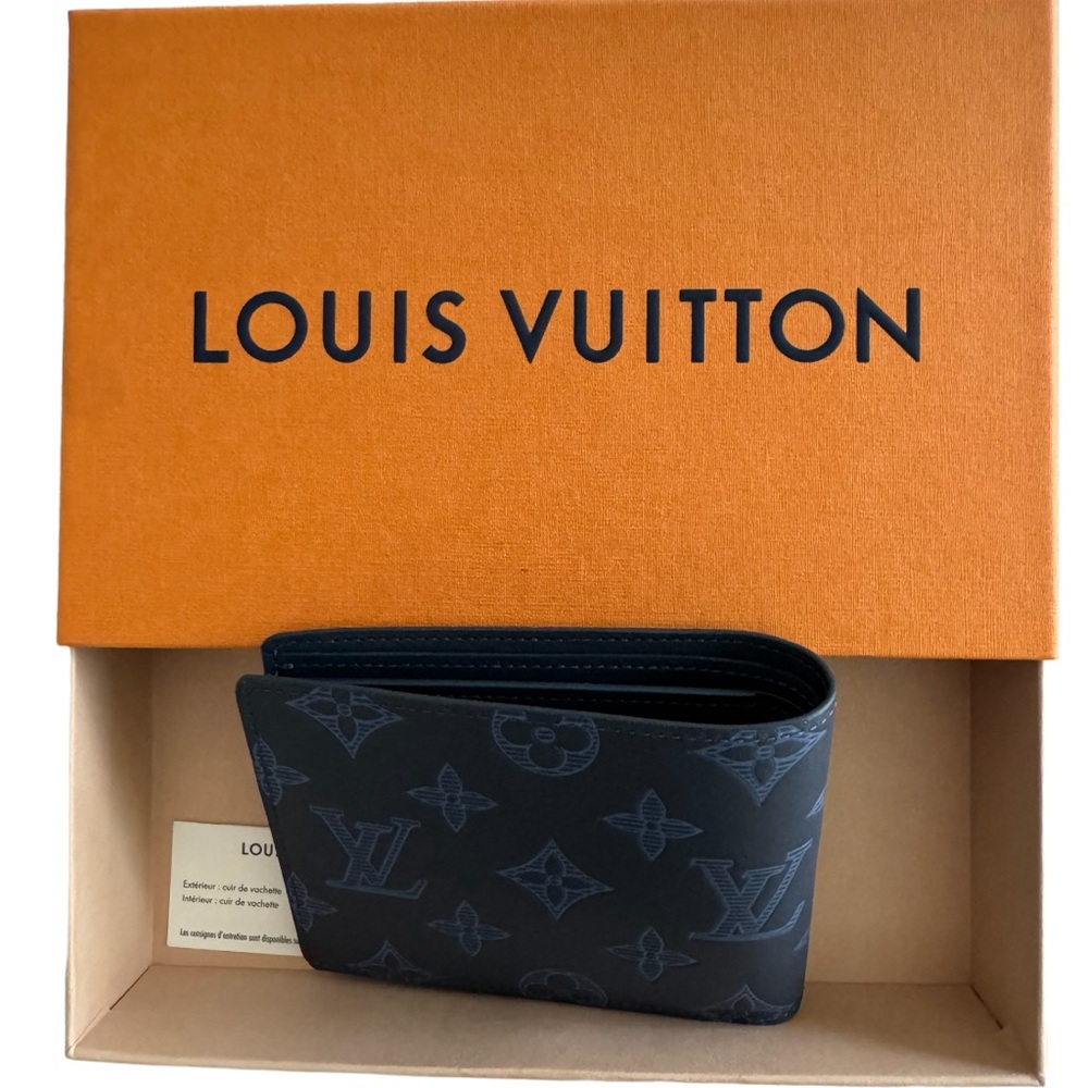 NWOT Authentic Louis Vuitton Monogram Navy Blue Shadow Wallet